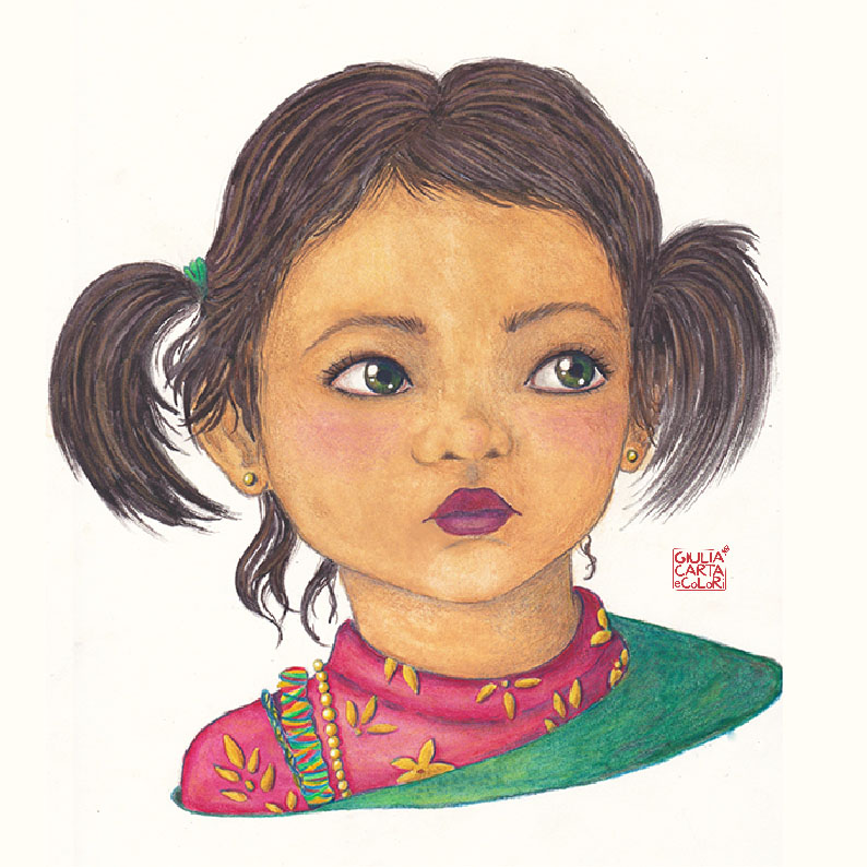 Ritratto di bambina indiana con occhi verdi, codine, maglia rosa e scialle verde.