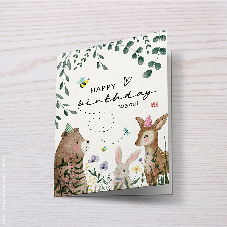 Biglietto d'auguri con la scritta Heppy Birthday to you" e l'illustrazione di un orso, un cerbiatto e un coniglio